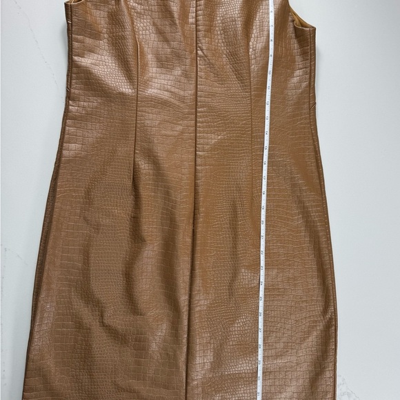 Shelby & Palmer Elegant Tan Sleeveless Dress size 6 - Picture 11 of 12